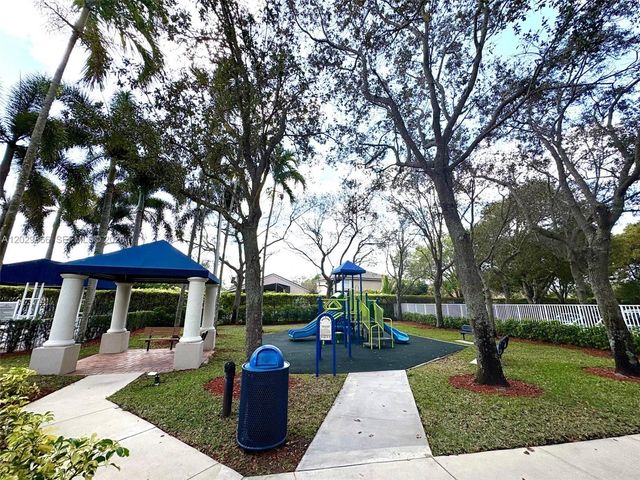 13231 NW 12th St, Pembroke Pines, FL 33028