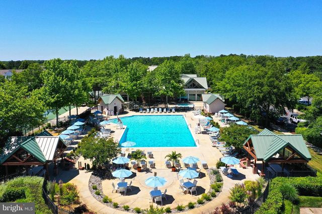 8 VILLAGE GREEN DR, Ocean View, DE 19970