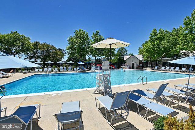 8 VILLAGE GREEN DR, Ocean View, DE 19970