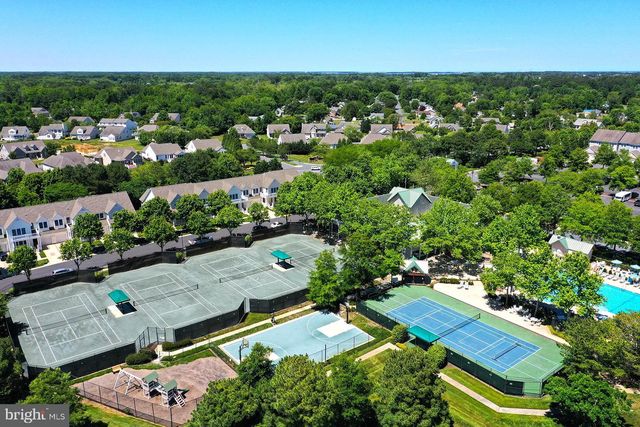 8 VILLAGE GREEN DR, Ocean View, DE 19970