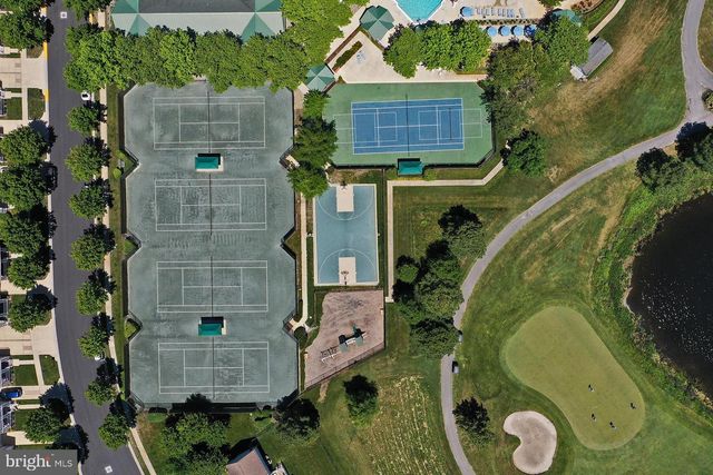 8 VILLAGE GREEN DR, Ocean View, DE 19970