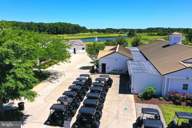 8 VILLAGE GREEN DR, Ocean View, DE 19970