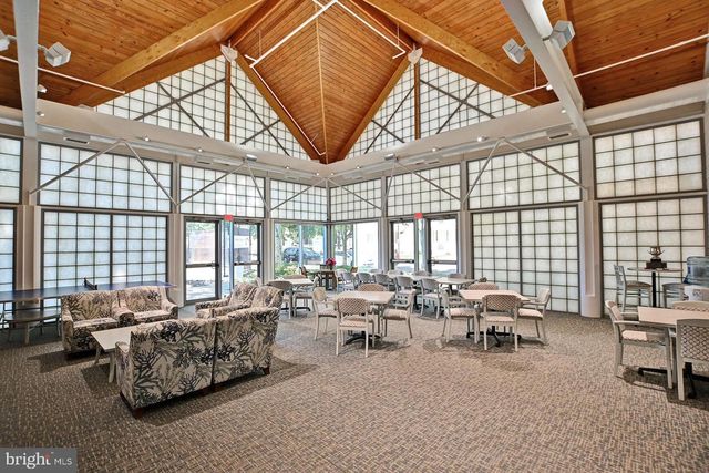 8 VILLAGE GREEN DR, Ocean View, DE 19970