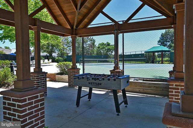 8 VILLAGE GREEN DR, Ocean View, DE 19970