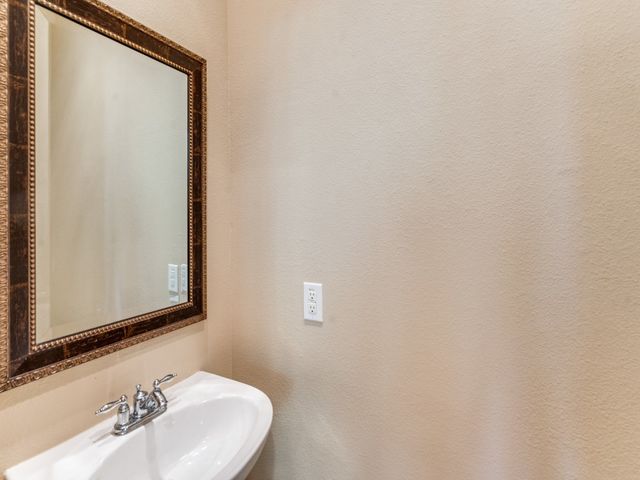 15711 Spectrum Drive 80, Addison, TX 75001