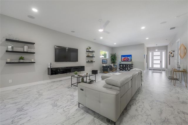 1910 W NORTH B STREET, Tampa, FL 33606