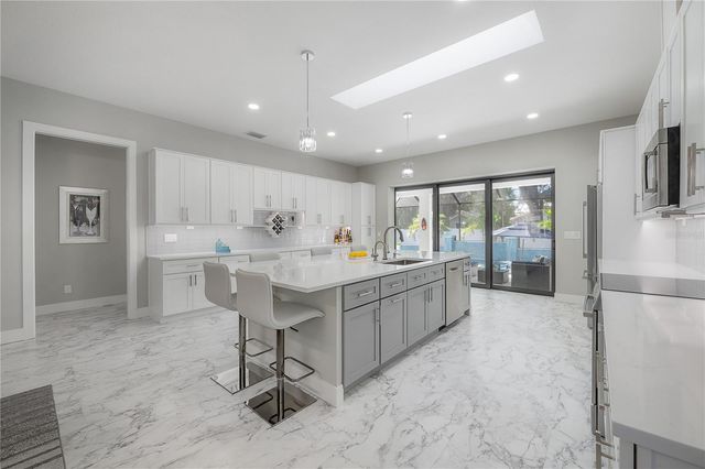 1910 W NORTH B STREET, Tampa, FL 33606