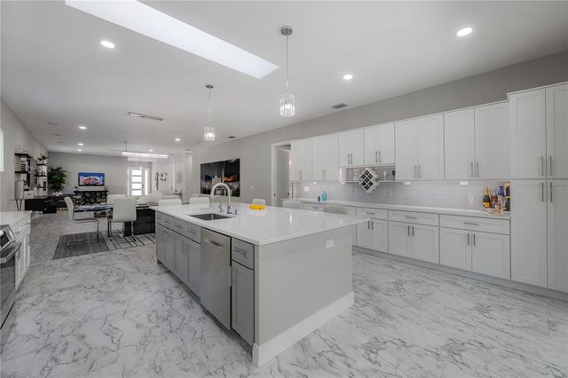 1910 W NORTH B STREET, Tampa, FL 33606