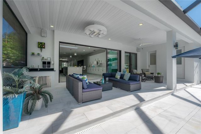 1910 W NORTH B STREET, Tampa, FL 33606
