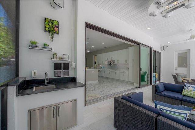 1910 W NORTH B STREET, Tampa, FL 33606