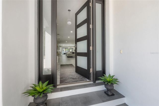1910 W NORTH B STREET, Tampa, FL 33606