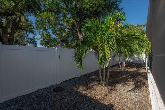 1910 W NORTH B STREET, Tampa, FL 33606