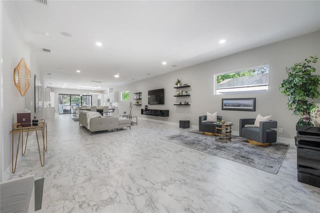 1910 W NORTH B STREET, Tampa, FL 33606