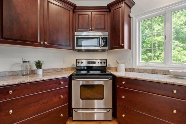 25 Flagstone Way 25, Windham, NH 03087