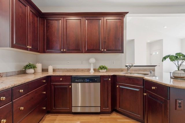 25 Flagstone Way 25, Windham, NH 03087