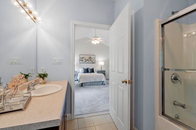 25 Flagstone Way 25, Windham, NH 03087