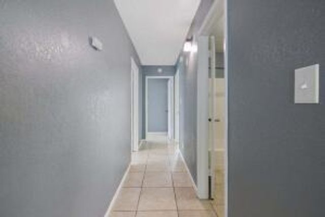 388 Crestwood Avenue, Woodlake, CA 93286