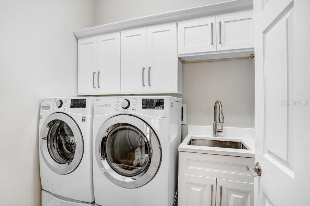 Image 36 of property listing at 10201 MILLPORT DRIVE, Tampa, FL 33626