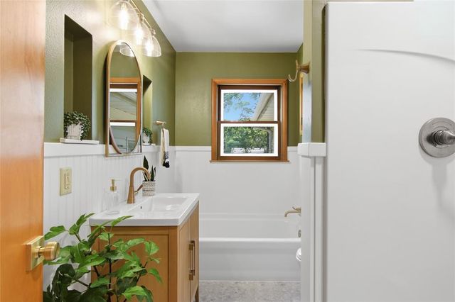 509 Earl Street, Eau Claire, WI 54701