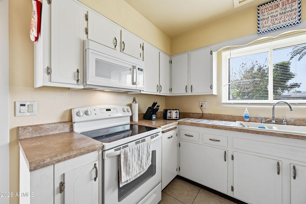 10306 W AUDREY Drive, Sun City, AZ 85351 — photo 4