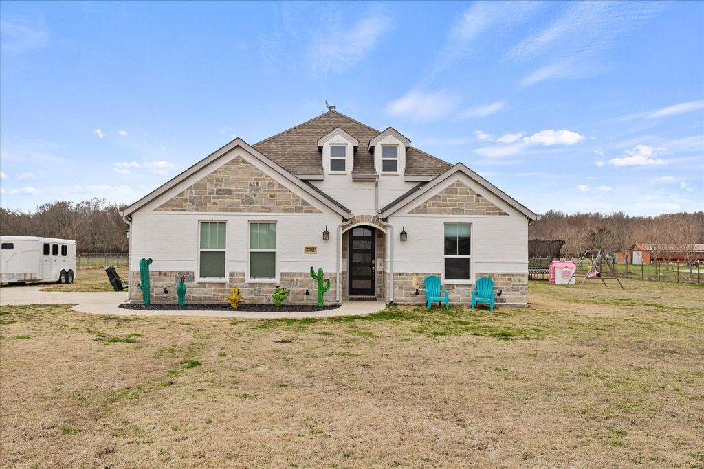 2061 S Sky Meadows Drive, Caddo Mills, TX 75135