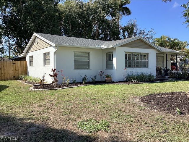 3022 Poinciana DR, Naples, FL 34105