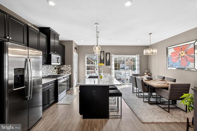 2047 RIVERS DR, Newark, DE 19702