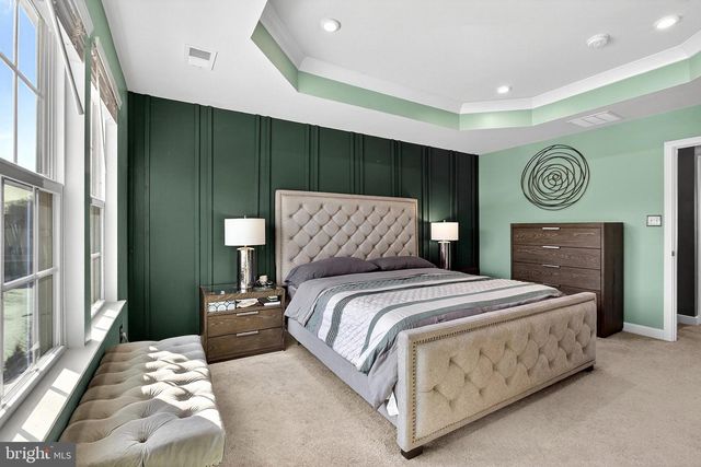 2047 RIVERS DR, Newark, DE 19702