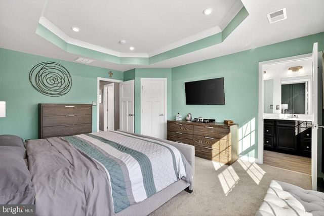 2047 RIVERS DR, Newark, DE 19702