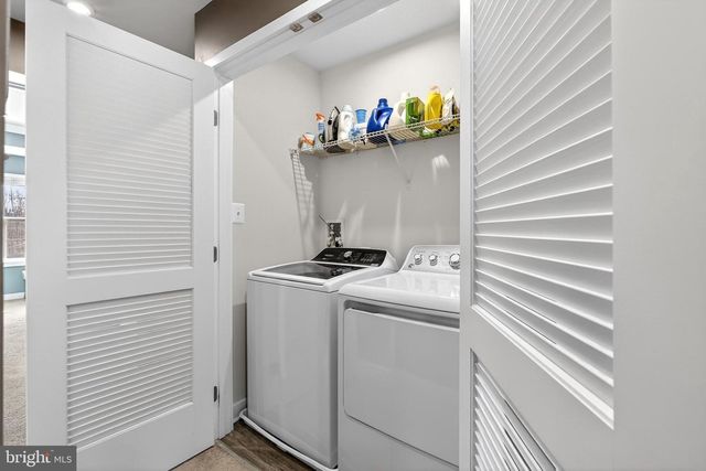 2047 RIVERS DR, Newark, DE 19702