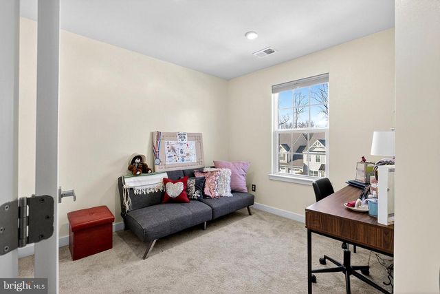 2047 RIVERS DR, Newark, DE 19702