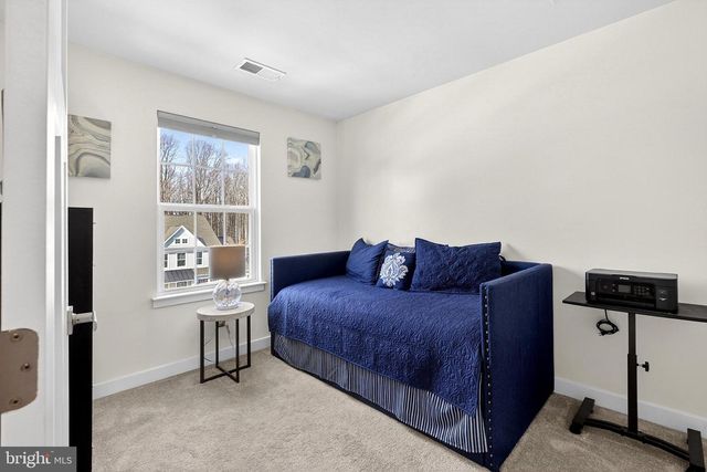 2047 RIVERS DR, Newark, DE 19702