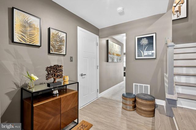 2047 RIVERS DR, Newark, DE 19702