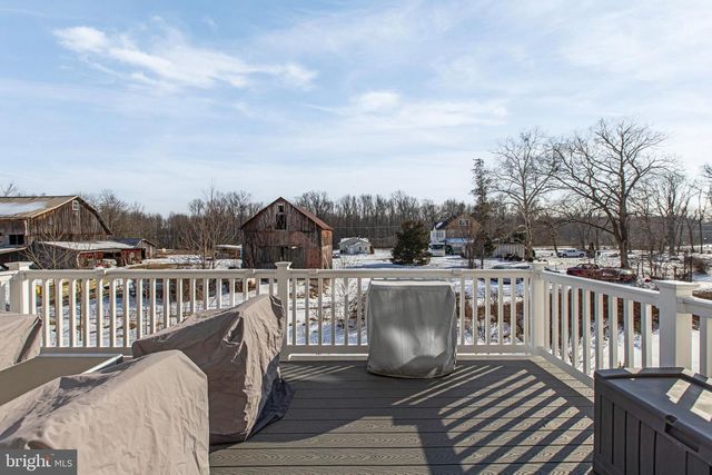 2047 RIVERS DR, Newark, DE 19702