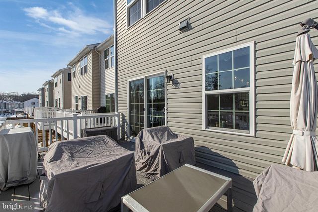 2047 RIVERS DR, Newark, DE 19702