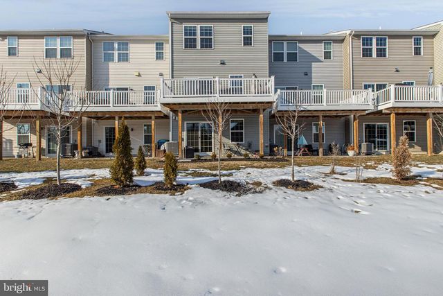 2047 RIVERS DR, Newark, DE 19702