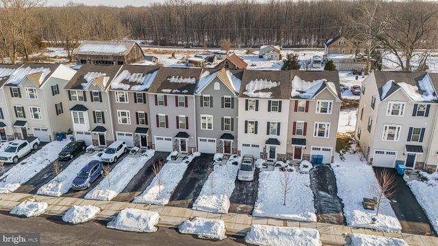 2047 RIVERS DR, Newark, DE 19702