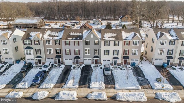 2047 RIVERS DR, Newark, DE 19702