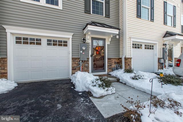 2047 RIVERS DR, Newark, DE 19702