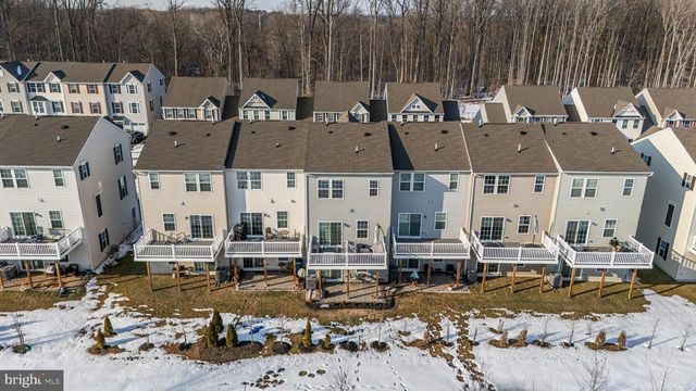 2047 RIVERS DR, Newark, DE 19702