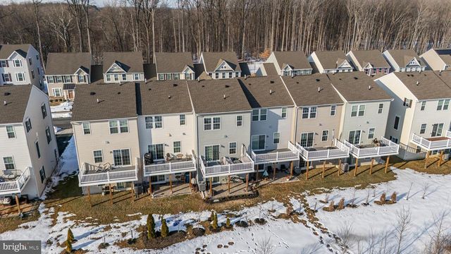 2047 RIVERS DR, Newark, DE 19702