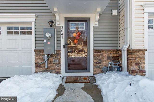 2047 RIVERS DR, Newark, DE 19702