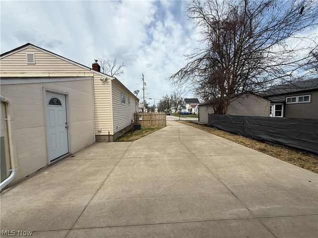 17201 Martha Road, Cleveland, OH 44135