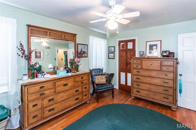 2811 Moniteau Drive, St Louis, MO 63121