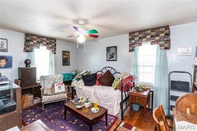2811 Moniteau Drive, St Louis, MO 63121