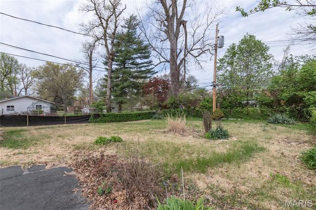 2811 Moniteau Drive, St Louis, MO 63121