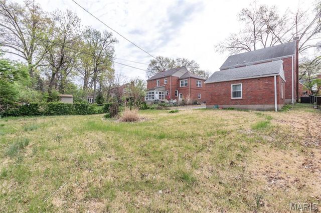 2811 Moniteau Drive, St Louis, MO 63121