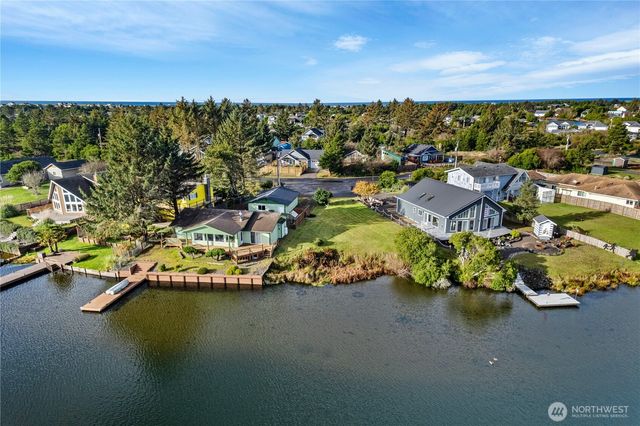 800 Cod Court SW, Ocean Shores, WA 98569