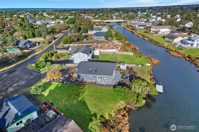 800 Cod Court SW, Ocean Shores, WA 98569
