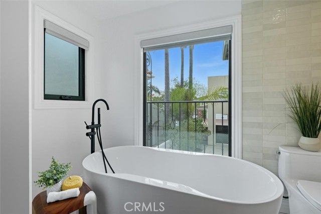 3 Linda Isle, Newport Beach, CA 92660